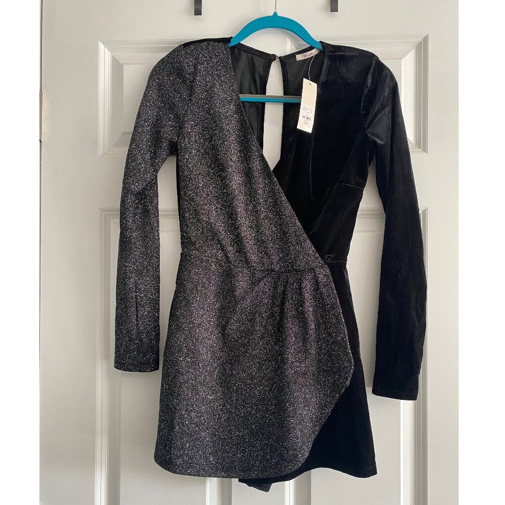 S Francesca's Black and Silver Glittery Romper NWT - Picture 3 of 4